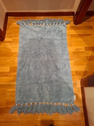 Alfombras azul claro con flecos