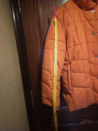 Chubasquero naranja acolchado mujer