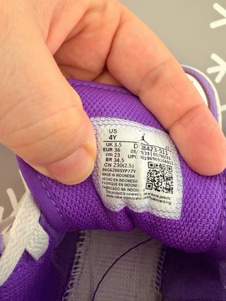 Nike Air Jordan Morado y Blanco muy poco usadas.