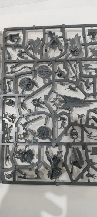 10 Barbaros Caos Warhammer