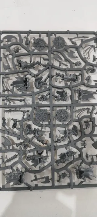 10 Barbaros Caos Warhammer