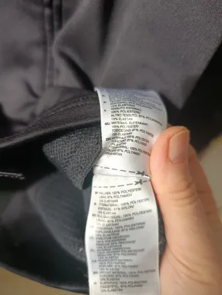 Chaqueta deportiva Adidas negra