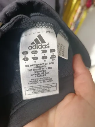 Chaqueta deportiva Adidas negra