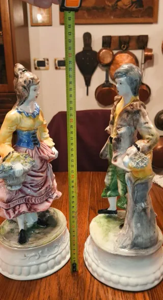 Coppia Di grandi statuine di Porcellana Bisquit H