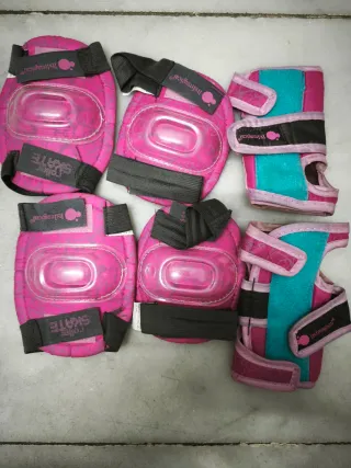 Patines en línea rosas y negros