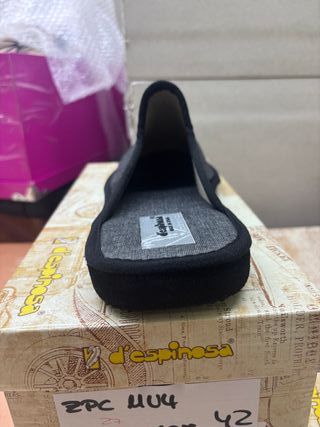 Zapatillas Cerradas Espinosa Gris Talla 42