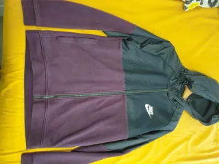 Sudadera Nike Negra y Morada