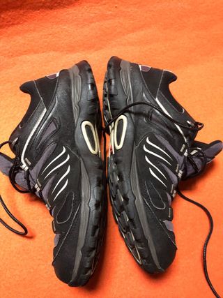 Zapatillas montaña Salomon Goretex Talla 42 2/3