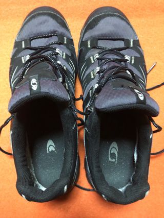 Zapatillas montaña Salomon Goretex Talla 42 2/3