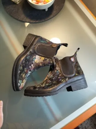 Botines de lluvia florales