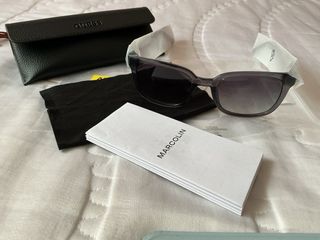 Gafas de sol Guess grises y negras