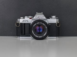 Cámara Analógica Canon AV-1 + Objetivo 50mm