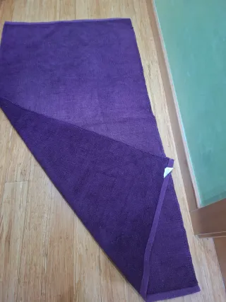 Alfombra pasillo o habitación morada
