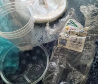 Vajilla Desechable Plástico y Papel