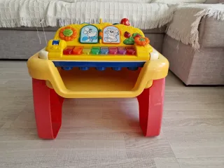 Mesa de juegos musical infantil