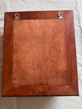 Armario  de madera y cerámica para llaves