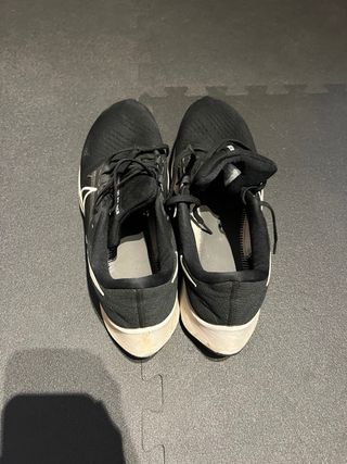 Zapatillas Nike Running Negras y Blancas