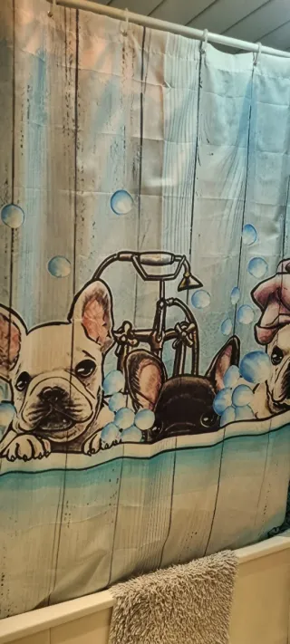 Cortina de baño con diseño de perros