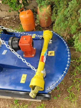 Mini tractor Yanmar F16D con fresa