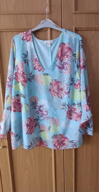 Blusa floral azul talla 52