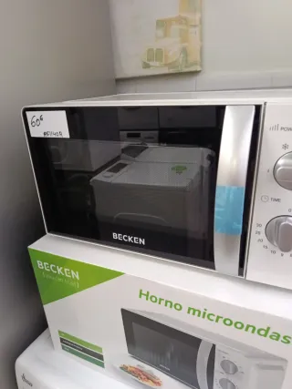 Microondas Becken RFI140R 60€