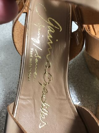 Sandalia cuña dorada talla 37