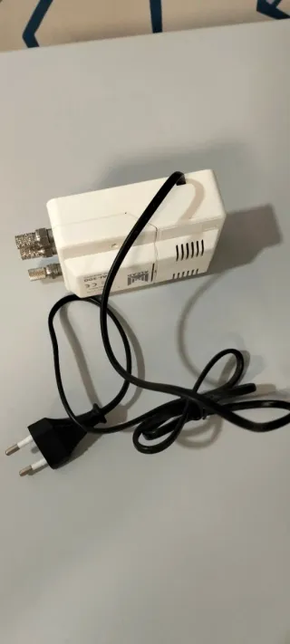 Amplificador Antena TV ALCAD AI-200