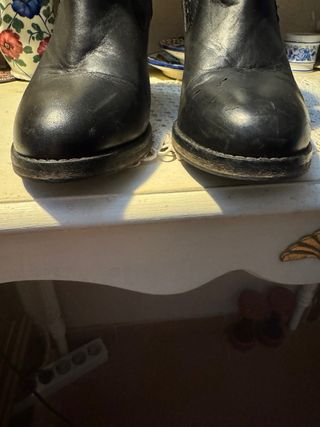 Botines Levis Cuero Tacón Cubano Negro