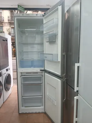NEVERA COMBI BOSCH NO FROST ENERGÍA A+