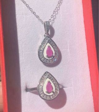 Conjunto Anillo y Colgante Rubí Rosa