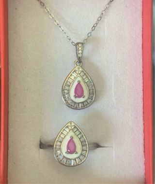 Conjunto Anillo y Colgante Rubí Rosa