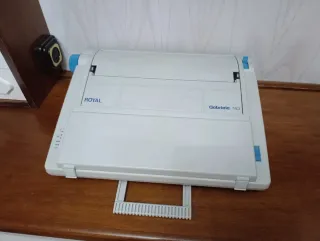 Máquina de escribir eléctrica Royal Gabriela 110