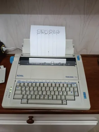 Máquina de escribir eléctrica Royal Gabriela 110