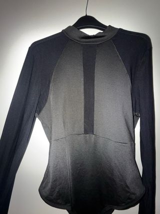 Body con aperture velate