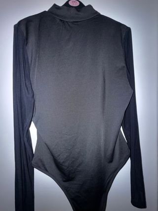 Body con aperture velate