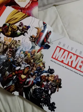 Libro enciclopedia Universo Marvel