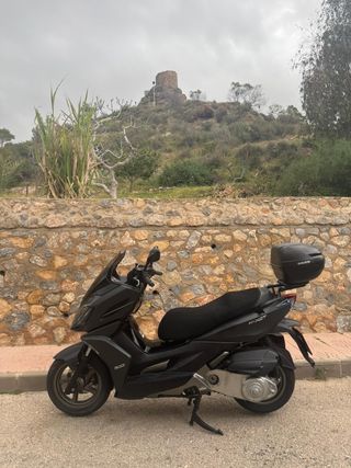 Kymco KXCT 300 Maxi Scooter Negra