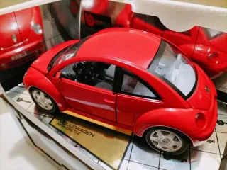 Bburago Volkswagen New Beetle 1998 1/18