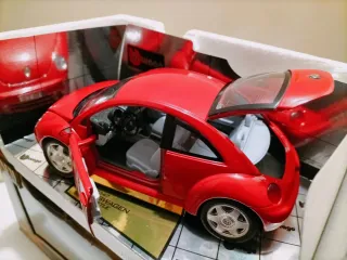 Bburago Volkswagen New Beetle 1998 1/18
