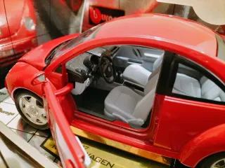 Bburago Volkswagen New Beetle 1998 1/18