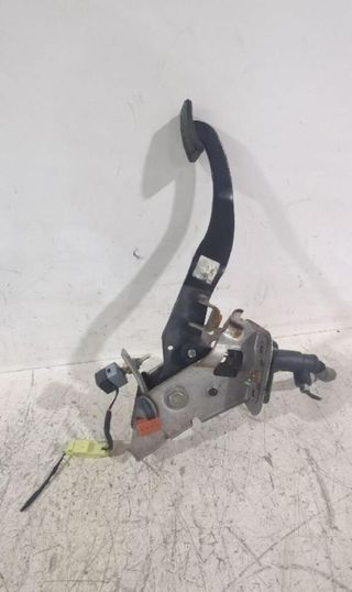 Pedal embrague hyundai 328202e200 tucson jm 160760