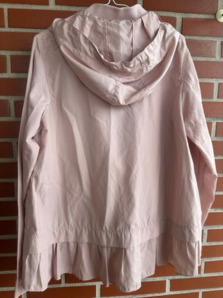 Cazadora Zara entretiempo rosa con capucha