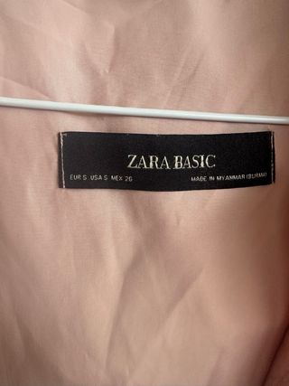 Cazadora Zara entretiempo rosa con capucha