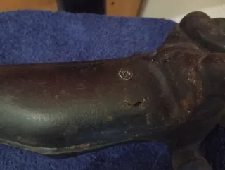 Figura perro salchicha antiguo hierro fundido