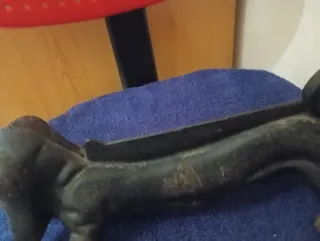 Figura perro salchicha antiguo hierro fundido