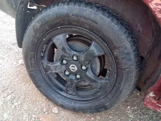 Llantas Nissan Serena
