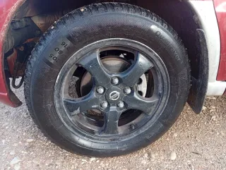 Llantas Nissan Serena
