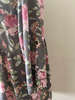 Vestido floral gris y rosa talla L