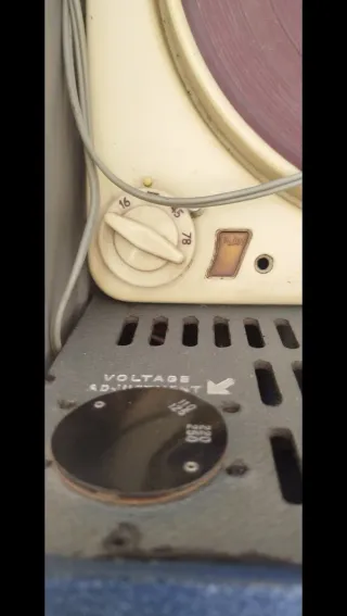 Tocadiscos  portátil  Philco con Collaro Conquest