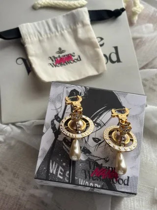 Pendientes Perla Orbe Nana x Vivienne Westwood